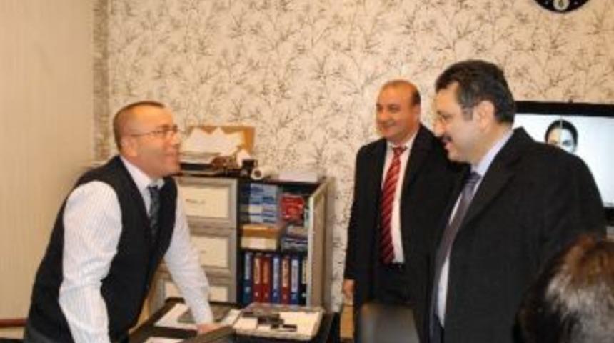 Ak Parti Ortahisar Belediye Başkan Adayı Ahmet Metin Gen&ccedil;, Otogar Esnafı Ve Ağrılı Vatandaşlarla Bir Araya Geldi