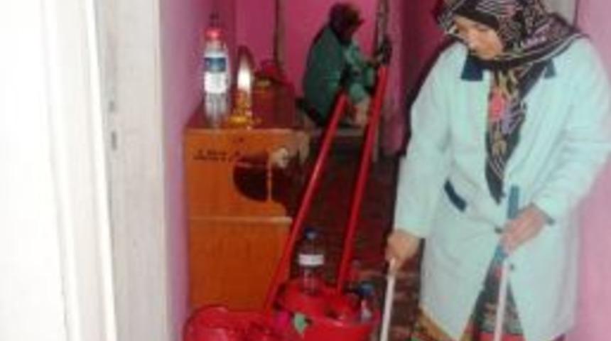 İnsan Onuruna Yakışır Hizmet Alıyorlar