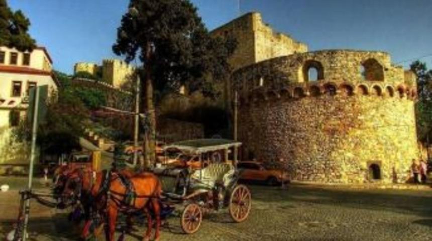 &Ccedil;eşme'de Perde Kapanmayacak