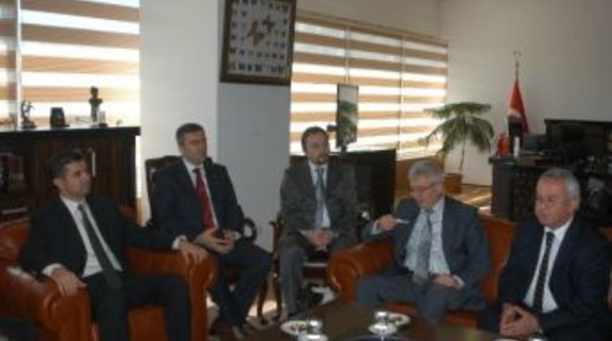 Arıcılardan Vali Ve Rekt&ouml;r&rsquo;e Ziyaret