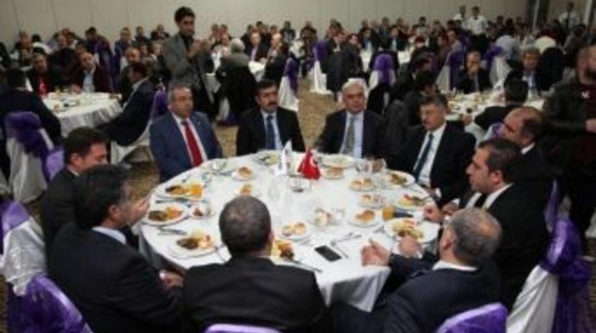 Daka Heyeti İstanbul&rsquo;daki Van İşadamları Derneği&rsquo;nin İstişare Toplantısına Katıldı