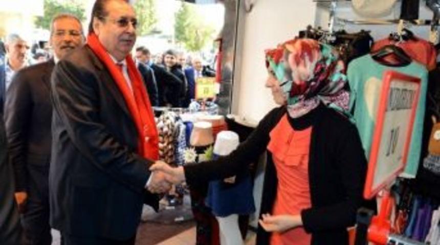 Başkan &Ouml;zcan Tarsus Esnafını Ziyaret Etti