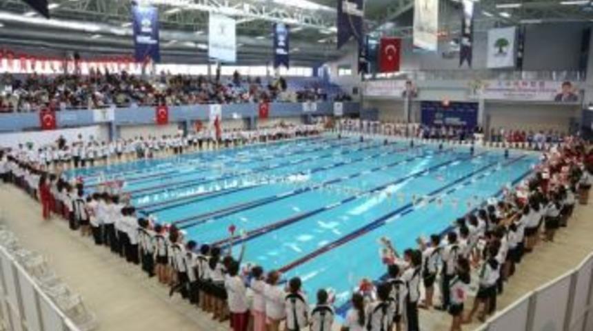 Şehitkamil Havuzda Kampa Girdi