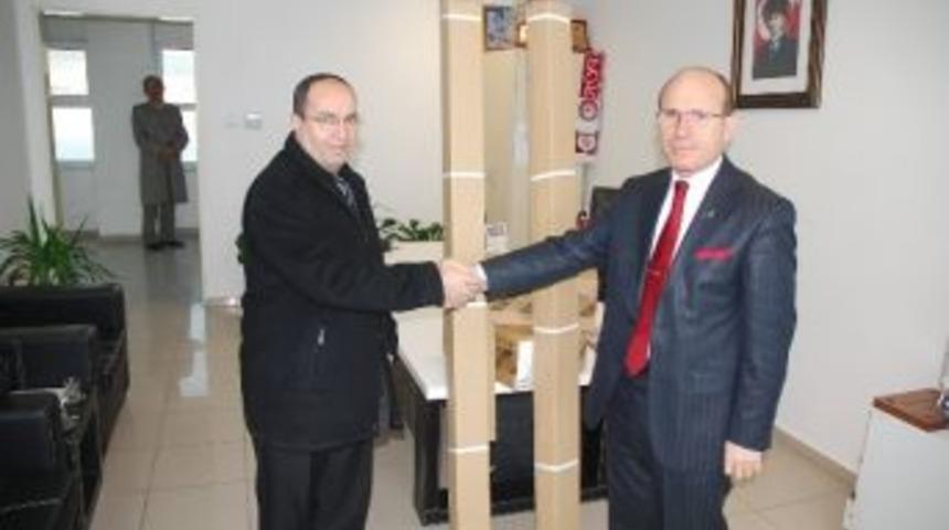 Belediyeden Gtso Gazi Okulu&rsquo;na Projeksiyon Cihazı