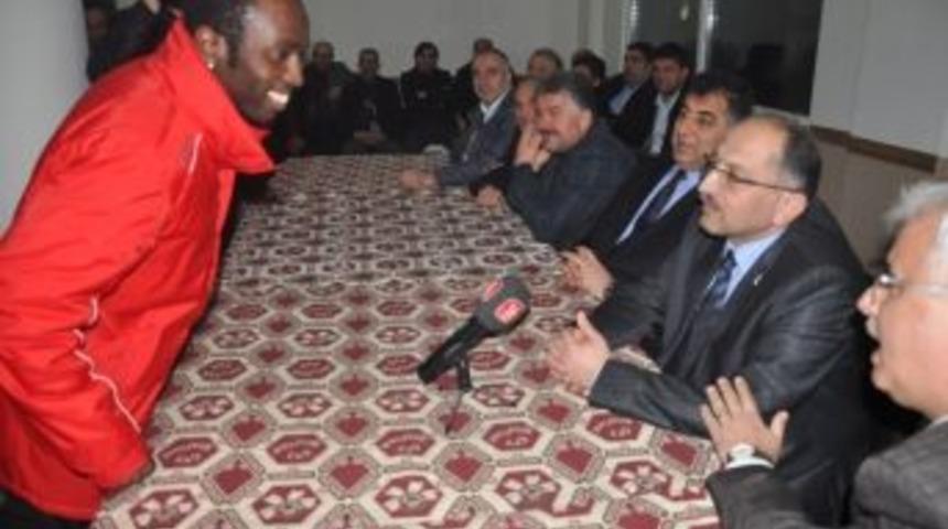 Nijeryalı Tobby Peter Ak Parti&rsquo;de