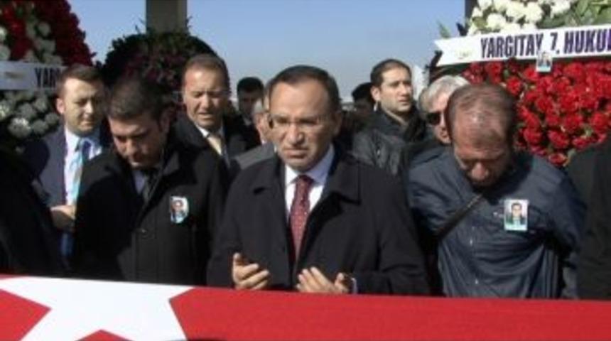 Yargıtay 7. Hukuk Dairesi Başkanı Asarlıoğlu İ&ccedil;in Yargıtay&rsquo;da T&ouml;ren D&uuml;zenlendi
