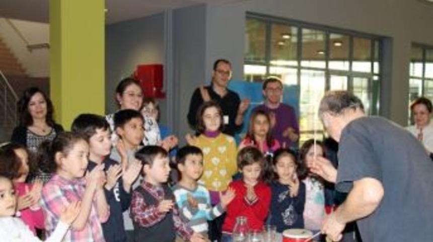 Bilim Deney Merkezi&rsquo;nde &lsquo;kendin Kendini &Ccedil;al&rsquo; Deneyimi