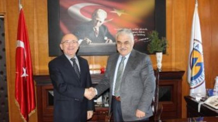 Prof. Dr. Mustafa Kandil Avrasya&rsquo;nın Akademik Kadrosuna Katıldı