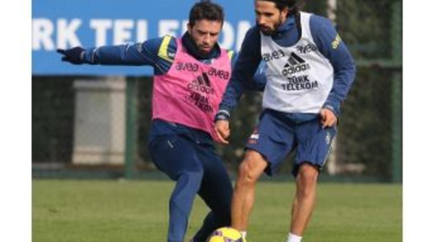 Fenerbah&ccedil;e, Sivasspor Ma&ccedil;ı Hazırlıklarını S&uuml;rd&uuml;r&uuml;yor
