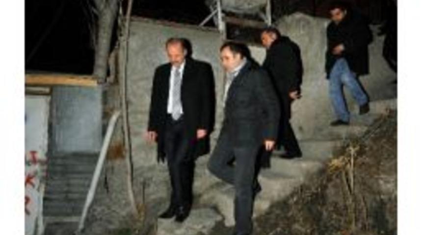 Evi Yanan Aileye Belediyeden Yardım Eli