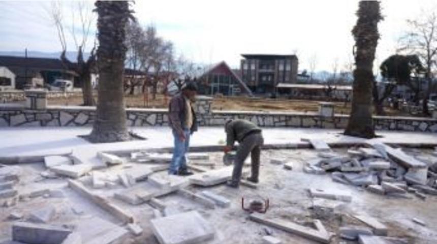 Sarıg&ouml;l 4 Eyl&uuml;l Parkı'nda &Ccedil;evre D&uuml;zenlemesi