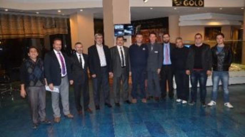 Fadıl Akg&uuml;nd&uuml;z'den Ak Partili D&ouml;ver&rsquo;e Tam Destek