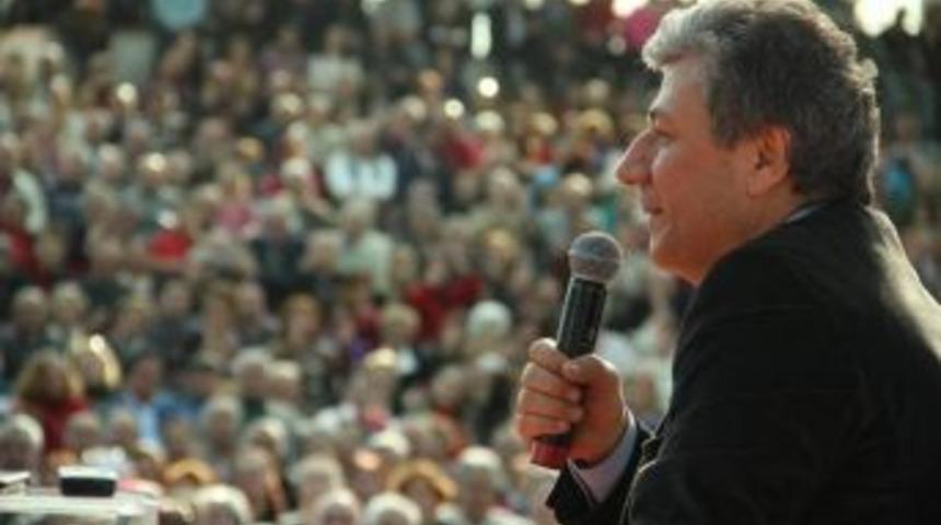 Balbay, Hapiste Yazdığı Son Kitabıyla İzmir'de