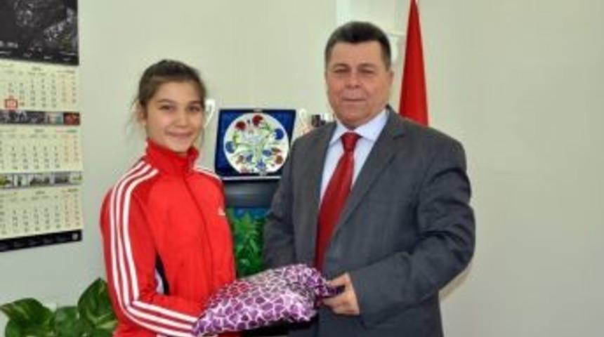 Aydınlı Edanur, Karatede T&uuml;rkiye 2&rsquo;incisi Oldu