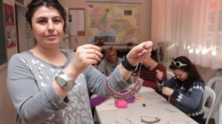 Bayraklı'da Kazandıran Kurslar