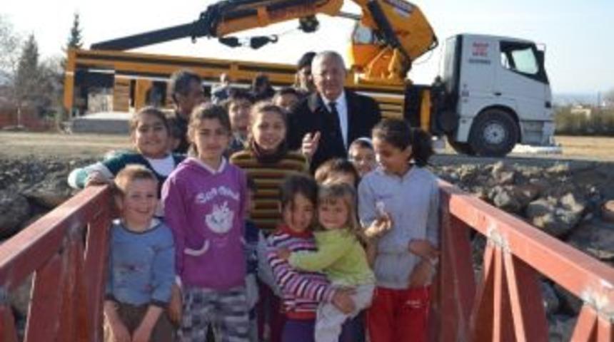 &Ouml;ğrencilerin K&ouml;pr&uuml; Sevinci