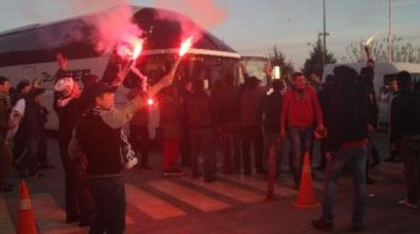 Beşiktaş&rsquo;a Gaziantep'te Coşkulu Karşılama