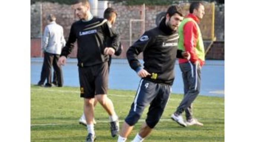 Kozlu Belediyespor, &Ccedil;ayırova Ma&ccedil;ı Hazırlıklarını S&uuml;rd&uuml;r&uuml;yor