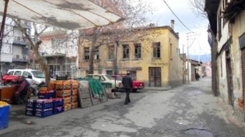 &Ouml;demişli Hayırsever Halide K&ouml;ymen Eğitime Işık İ&ccedil;in Ev Bağışladı