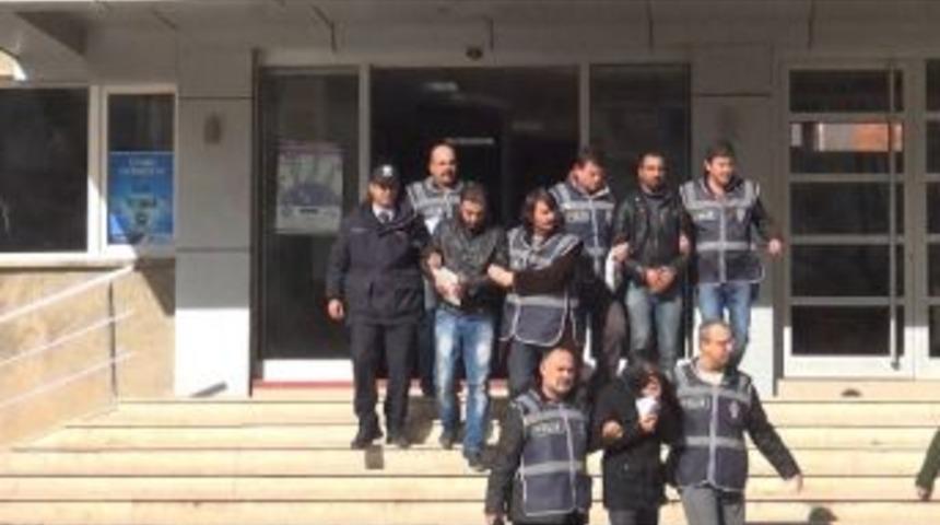 Telefonla Dolandırıcıları Su&ccedil;&uuml;st&uuml; Yakalandı