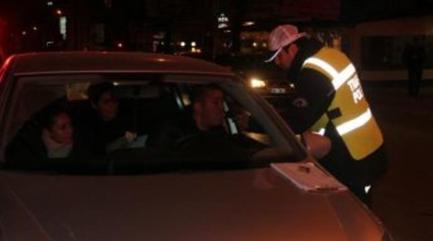 Başkent Polisinden Trafik Ve Asayiş Uygulaması