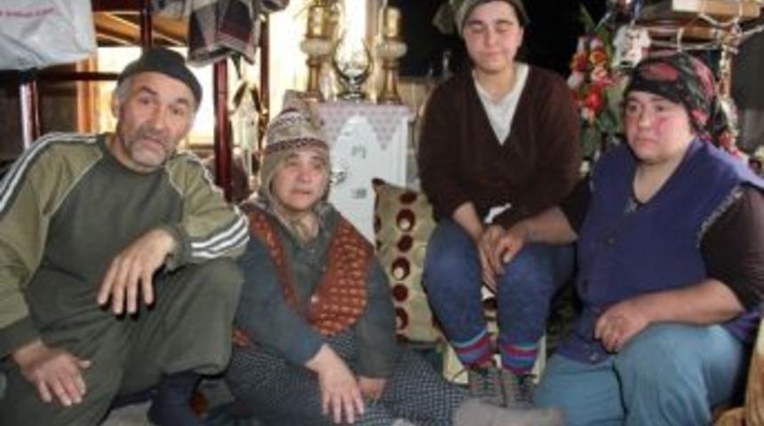 D&uuml;şerek K&ouml;r Olduğu Eski Evinden Kurtulmak İstiyor