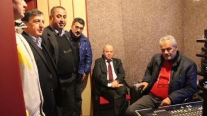 Pekg&uuml;zel, Se&ccedil;im Şarkısı İ&ccedil;in St&uuml;dyo&rsquo;ya Girdi