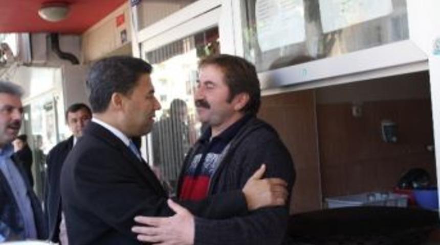 Ak Parti'li Sever Se&ccedil;im &Ccedil;alışmalarını S&uuml;rd&uuml;r&uuml;yor