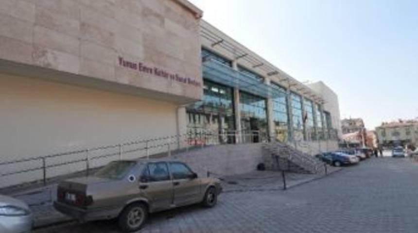 Yunus Emre K&uuml;lt&uuml;r Merkezi Yenilendi