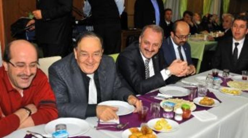 Akg&uuml;l, Stk&rsquo;larla Bir Araya Geldi