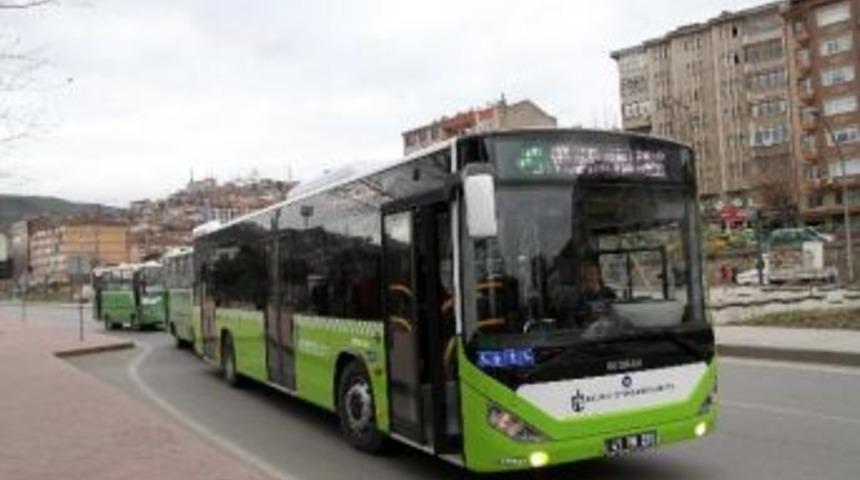 Kocaeli'de Vatandaşlar Yeni Otob&uuml;slerden Memnun