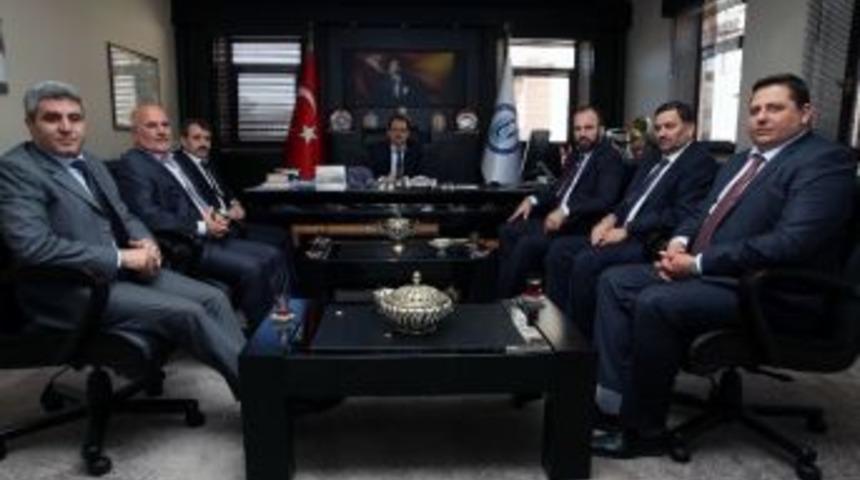 Bayburt K&uuml;lt&uuml;r Ve Yardım Derneği&rsquo;nden Rekt&ouml;r Coşkun&rsquo;a Ziyaret