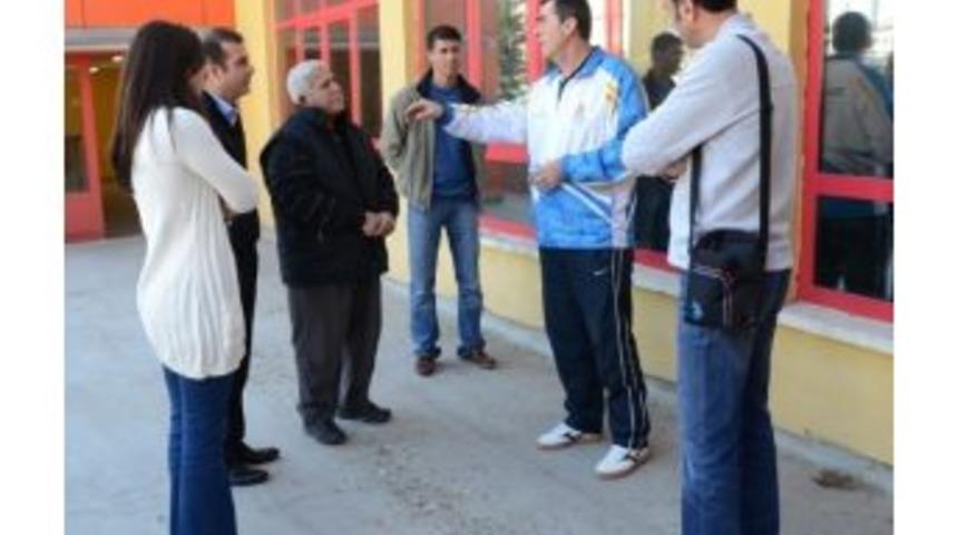 Adana&rsquo;da D&uuml;zenlenen Voleybol Hakem Kursu&rsquo;na 52 Kişi Katıldı