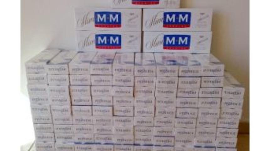 Havaalanında Ş&uuml;phelenilen 2 Kişinin Valizinden Ka&ccedil;ak Sigara &Ccedil;ıktı