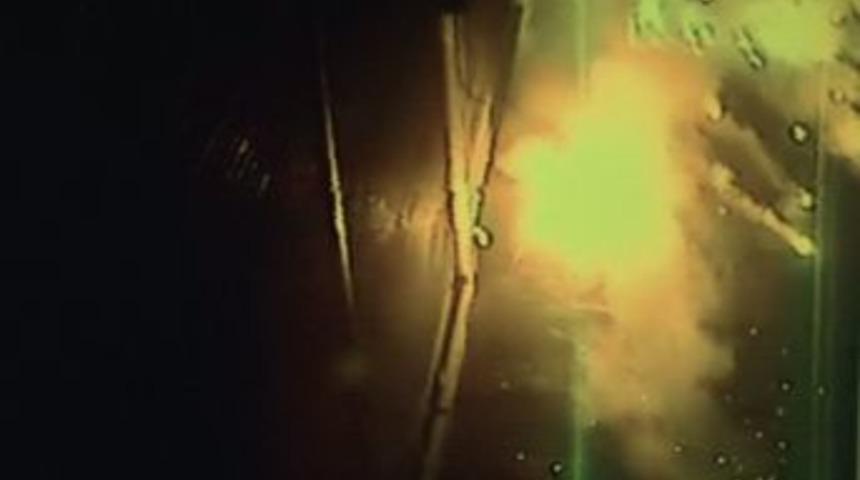 (&ouml;zel Haber) Mhp Se&ccedil;im B&uuml;rosuna Saldırı Anı Kamerada