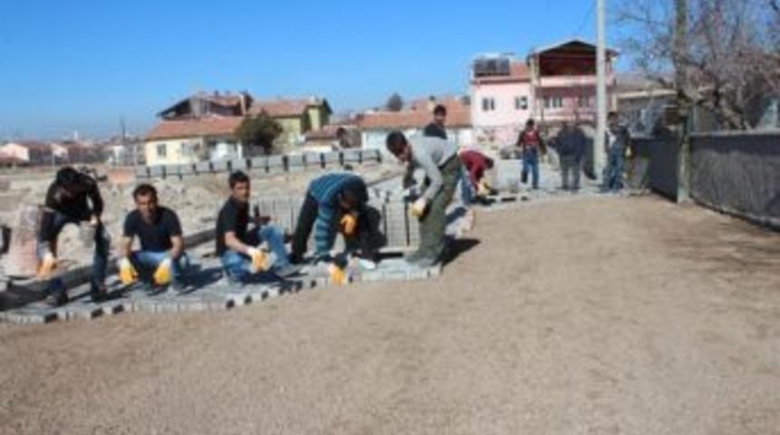 Avanos Belediyesi Yol Yapım &Ccedil;alışmalarına Devam Ediyor