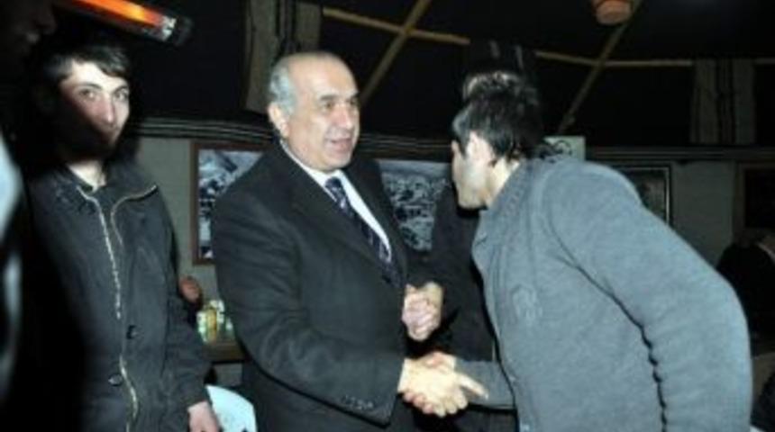 Başkan Sel, Yerel Seçim Çalışmaları Kapsamında Gençlerle Bir Araya Geldi