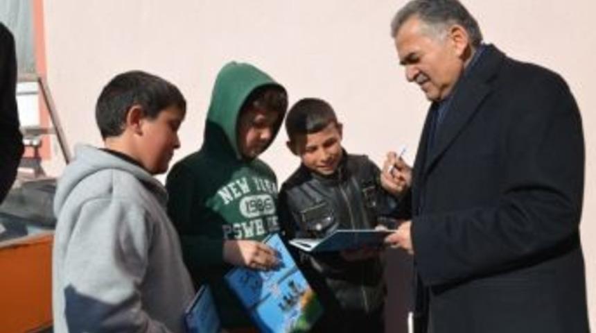 Başkan B&uuml;y&uuml;kkılı&ccedil;, Hisarcık Halkı İle Beraber Hisarcık Meydan D&uuml;zenlemesi Erciyes&rsquo;e Yakışır Oldu