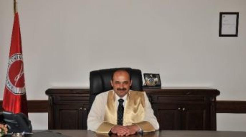 Kastamonu &Uuml;niversitesi Rekt&ouml;r&uuml; Prof. Dr. Seyit Aydın;