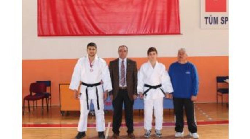 Turhan, Başarılı Judocuları Kutladı