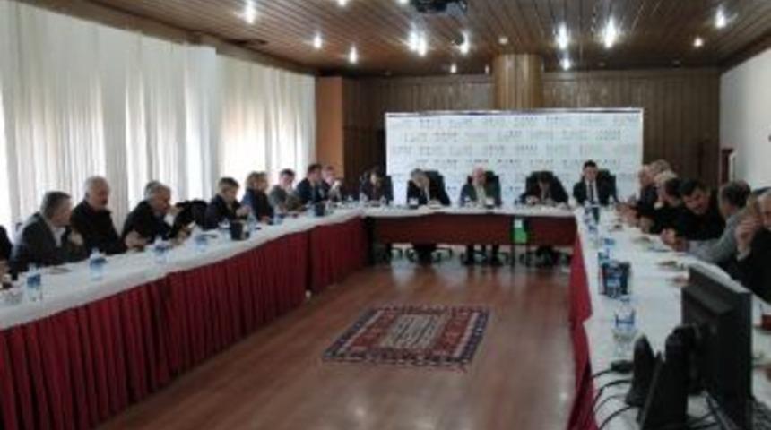 Uedaş Muhtarlarla G&ouml;r&uuml;ş Alış Verişinde Bulundu