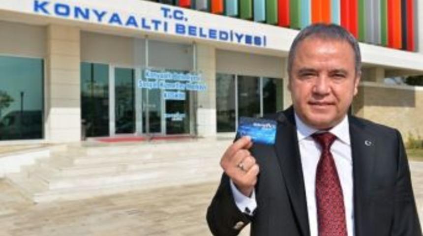 Konyaaltı Belediyesi&rsquo;nden &ldquo;gıda Giyim Bankası&rdquo;