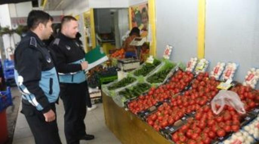 &Ccedil;eşme'de S&uuml;permarketler Denetlendi