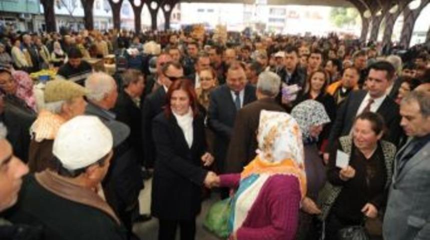 &Ouml;zlem &Ccedil;er&ccedil;ioğlu, &Ccedil;inelilerle Buluştu