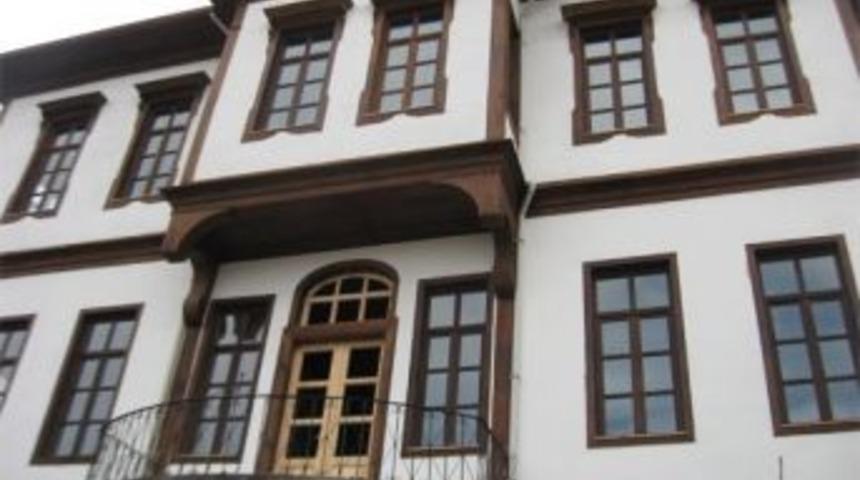 Kastamonu&rsquo;da Tarihi Binalar Ayağa Kaldırılıyor