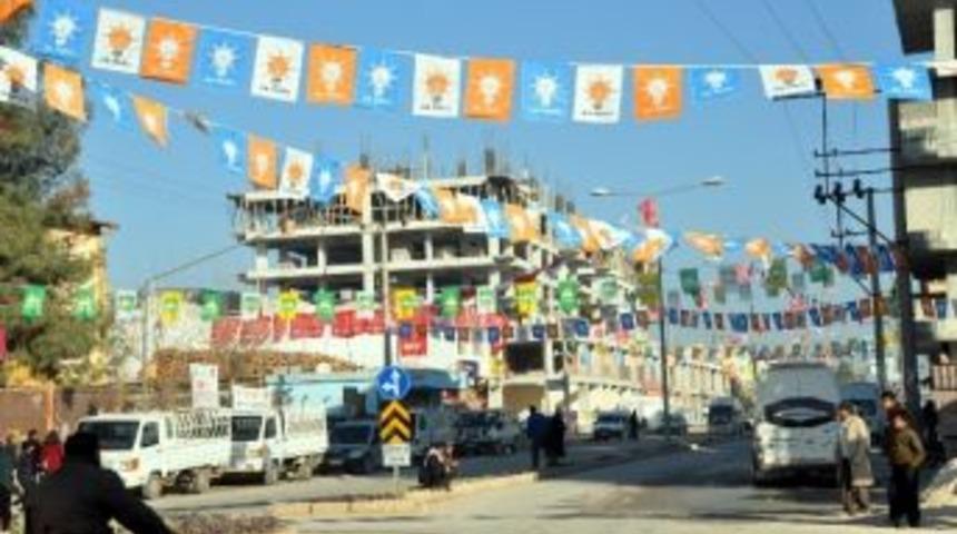 Siyaset Caddeleri Renklendirdi