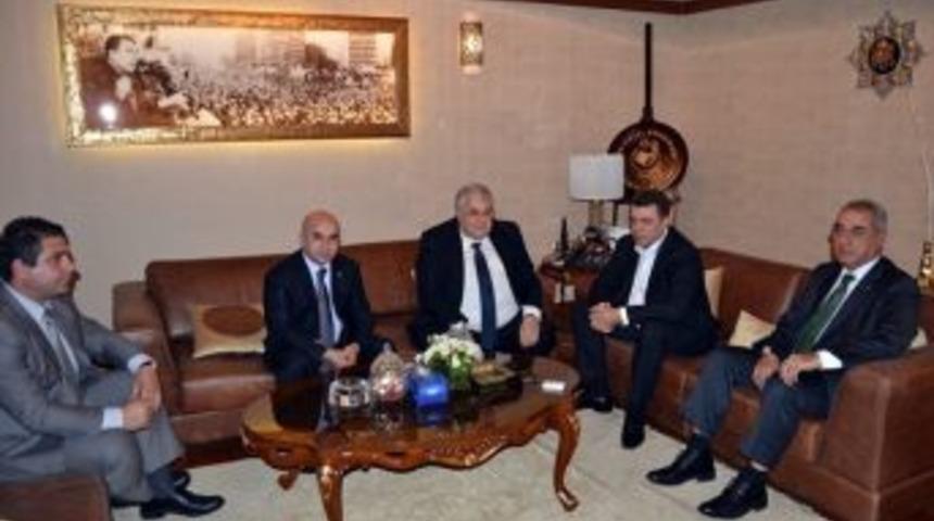 Dsp Lideri T&uuml;rker, T&uuml;rk Metal Sendikasını Ziyaret Etti