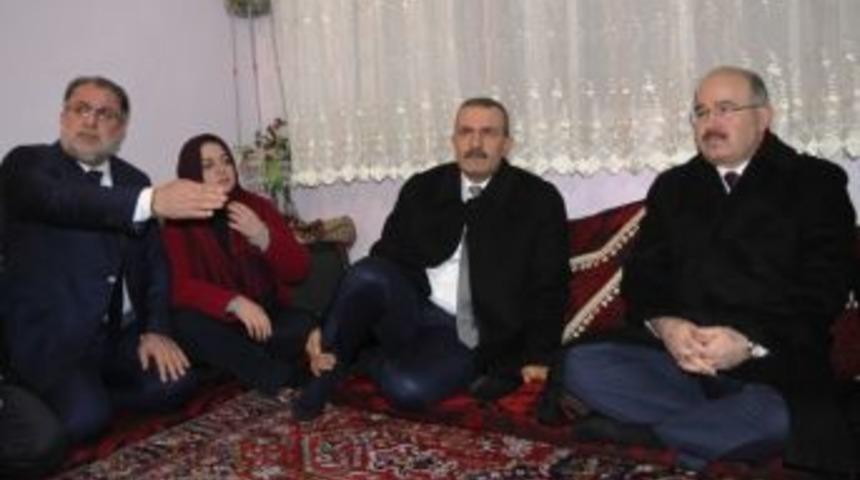 Ak Parti Genel Başkan Yardımcısı &Ccedil;elik&rsquo;ten Taş Ailesine Taziye Ziyareti
