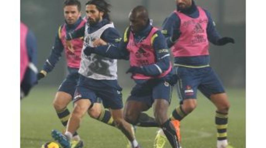Fenerbah&ccedil;e, Sivasspor Ma&ccedil;ı Hazırlıklarını S&uuml;rd&uuml;rd&uuml;