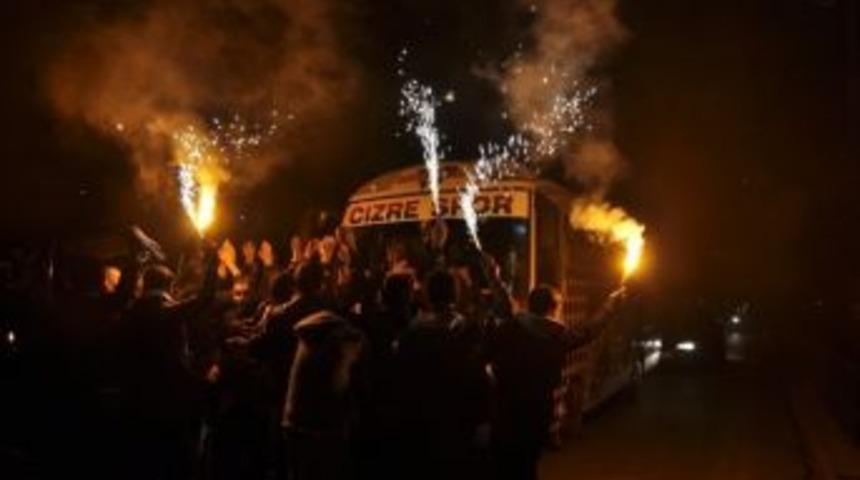 Tatvan Gen&ccedil;lerbirliği'nden Cizrespor&rsquo;a Coşkulu Karşılama